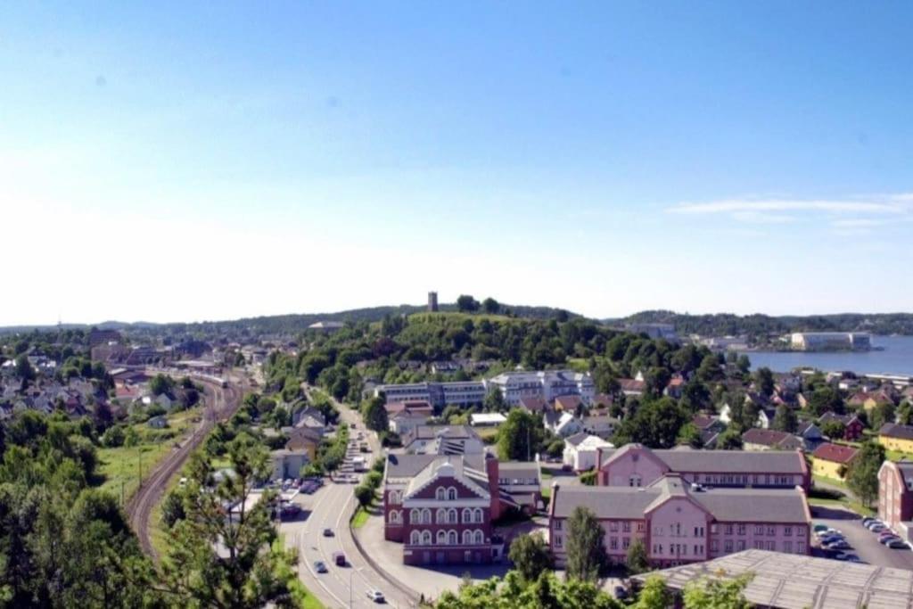 Sjarmerende Leilighet I Hjerte Av Tonsberg By Exterior foto