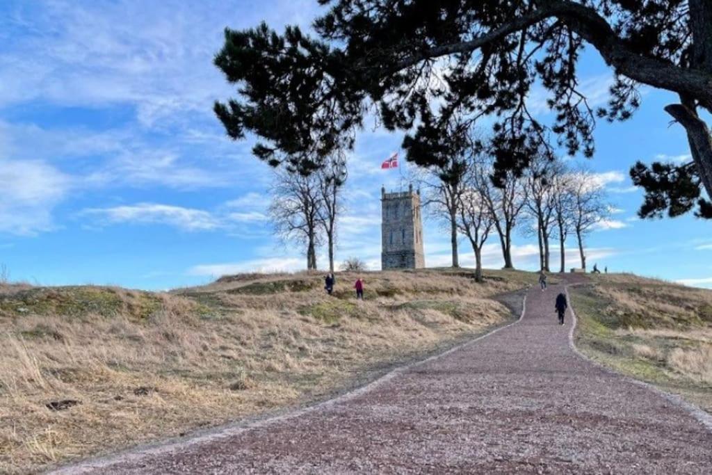 Sjarmerende Leilighet I Hjerte Av Tonsberg By Exterior foto